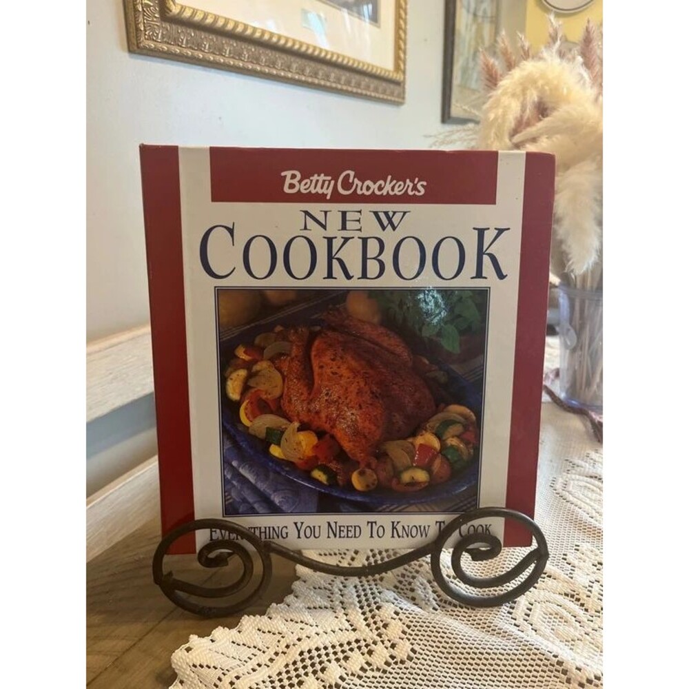 Vintage Betty Crocker's New Cookbook 1996 Hardcover (Ring-Bound Binder)